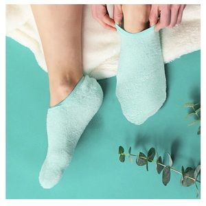 Barefoot Scientist overnight moisturizing gel socks